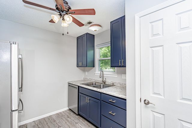 7271 E SUNCREST CT, Columbia, MO 65201