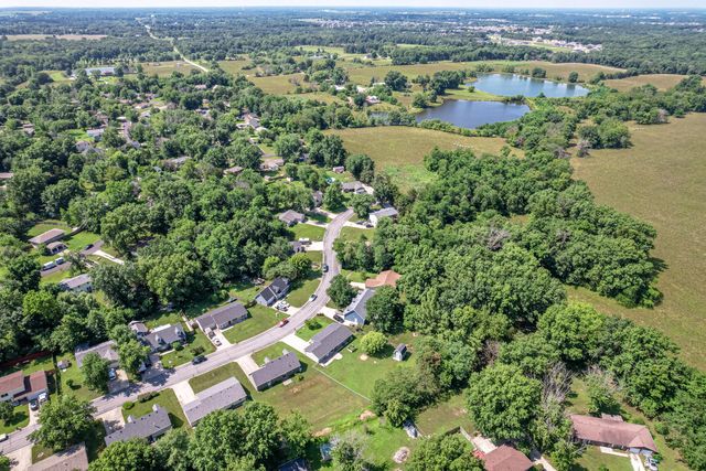 7271 E SUNCREST CT, Columbia, MO 65201