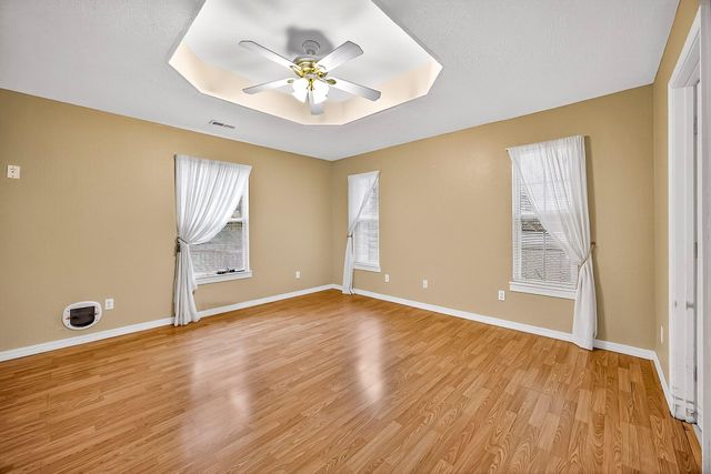 2323 N Missouri Avenue, Springfield, MO 65803