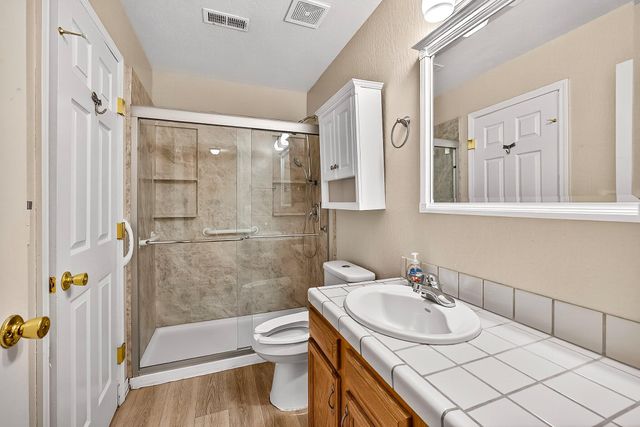 2323 N Missouri Avenue, Springfield, MO 65803