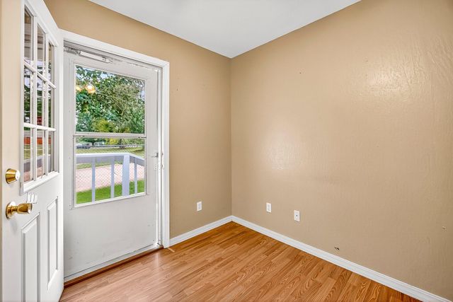 2323 N Missouri Avenue, Springfield, MO 65803