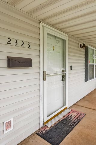 2323 N Missouri Avenue, Springfield, MO 65803