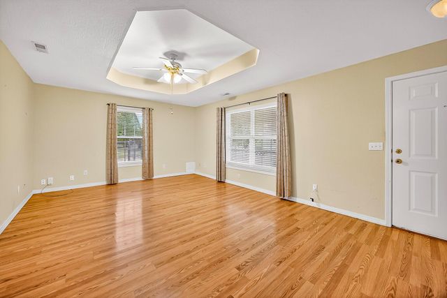 2323 N Missouri Avenue, Springfield, MO 65803