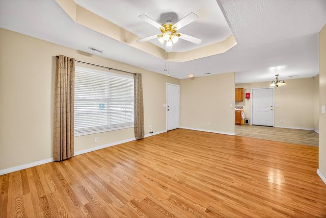 2323 N Missouri Avenue, Springfield, MO 65803