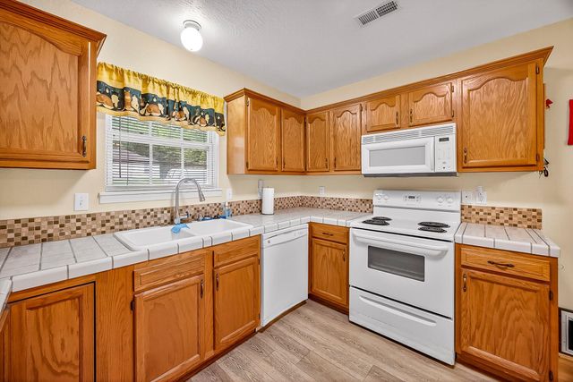 2323 N Missouri Avenue, Springfield, MO 65803