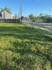 8506 North Main Street, Houston, TX 77022