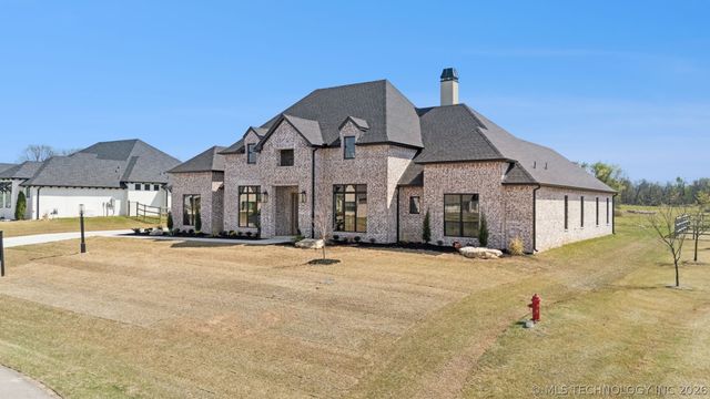 5838 N River Birch Road, Owasso, OK 74055