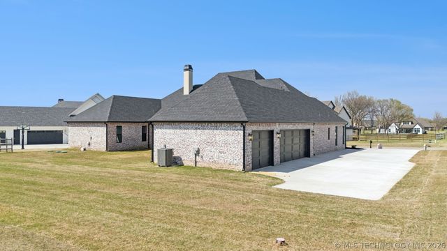 5838 N River Birch Road, Owasso, OK 74055