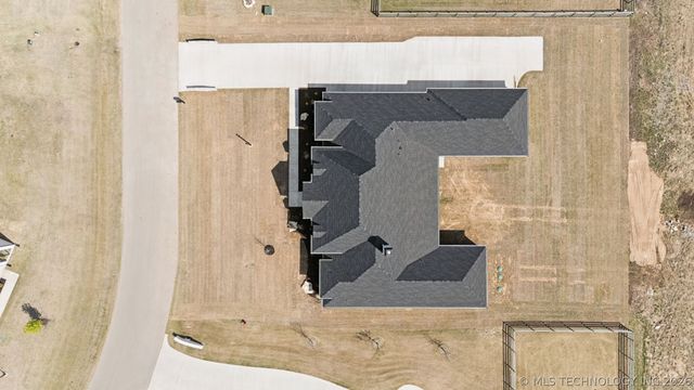 5838 N River Birch Road, Owasso, OK 74055