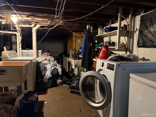 1104 Harrison Avenue, Crystal Falls, MI 49920