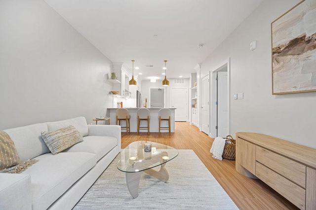 99 Foundry Place 106, Portsmouth, NH 03801