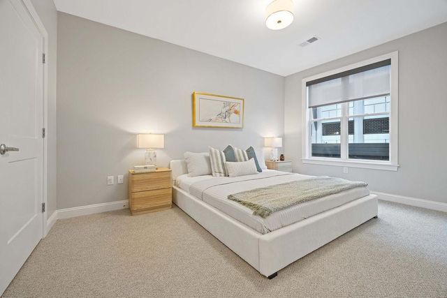 99 Foundry Place 106, Portsmouth, NH 03801