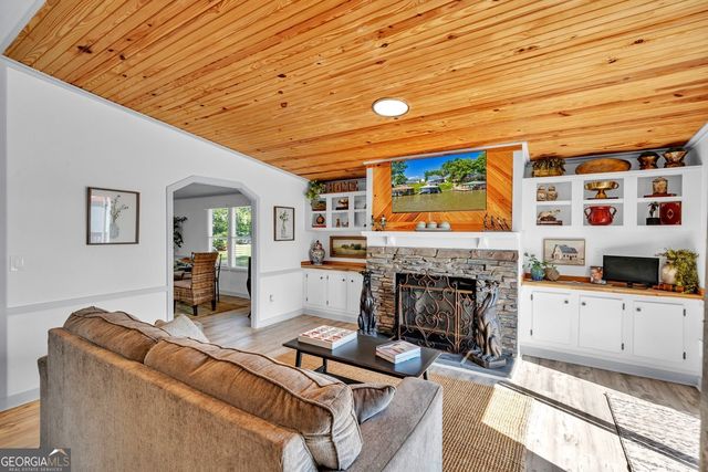 252 North Spring Creek Circle, Cobb, GA 31735