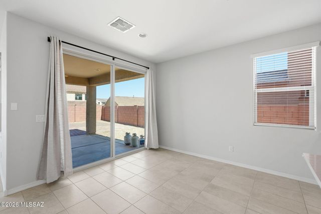 8000 S Expedition Drive, Tucson, AZ 85747