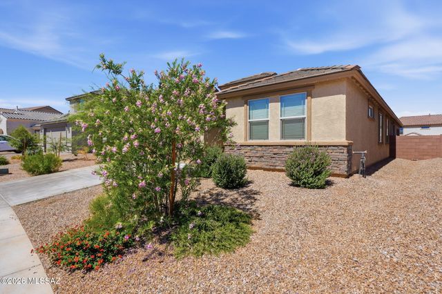 8000 S Expedition Drive, Tucson, AZ 85747
