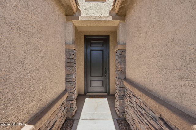 8000 S Expedition Drive, Tucson, AZ 85747