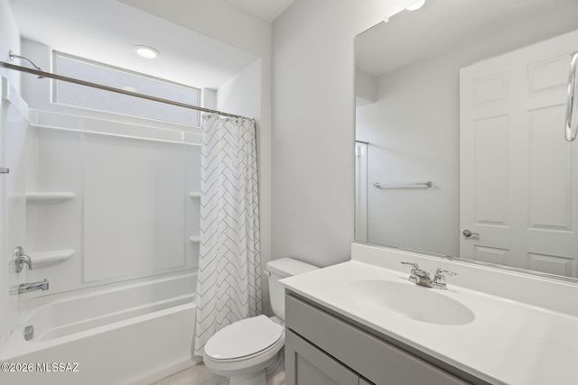 8000 S Expedition Drive, Tucson, AZ 85747