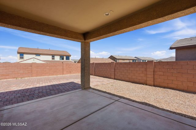 8000 S Expedition Drive, Tucson, AZ 85747