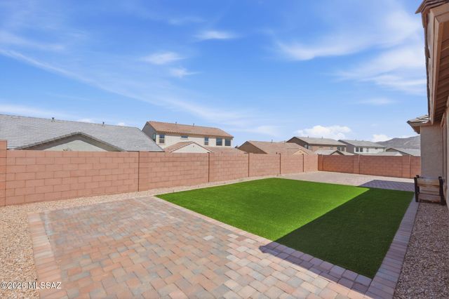 8000 S Expedition Drive, Tucson, AZ 85747