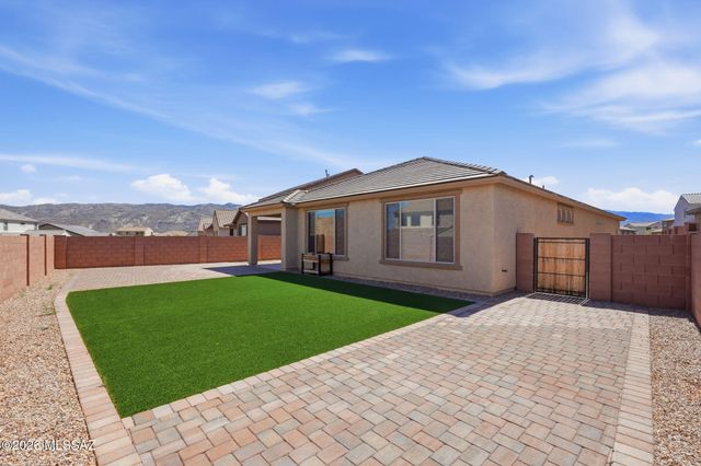 8000 S Expedition Drive, Tucson, AZ 85747