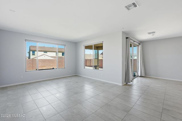 8000 S Expedition Drive, Tucson, AZ 85747