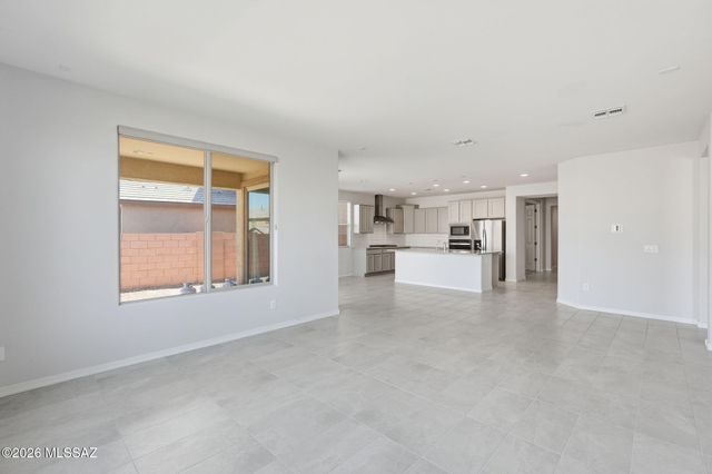 8000 S Expedition Drive, Tucson, AZ 85747