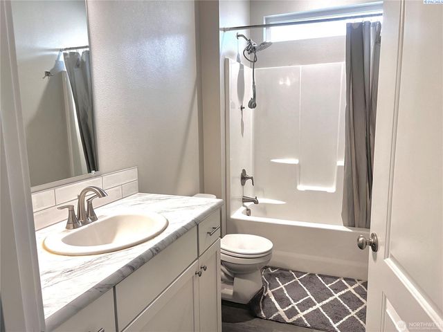 1120 E Mt. Adams St., Othello, WA 99344