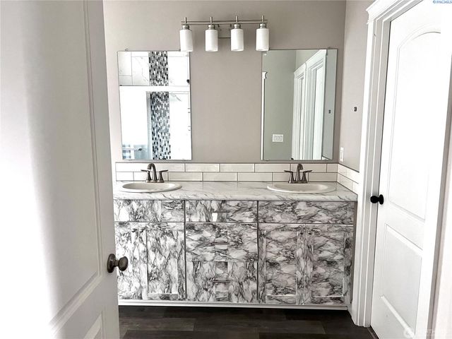 1120 E Mt. Adams St., Othello, WA 99344