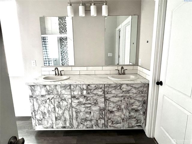 1120 E Mt. Adams St., Othello, WA 99344