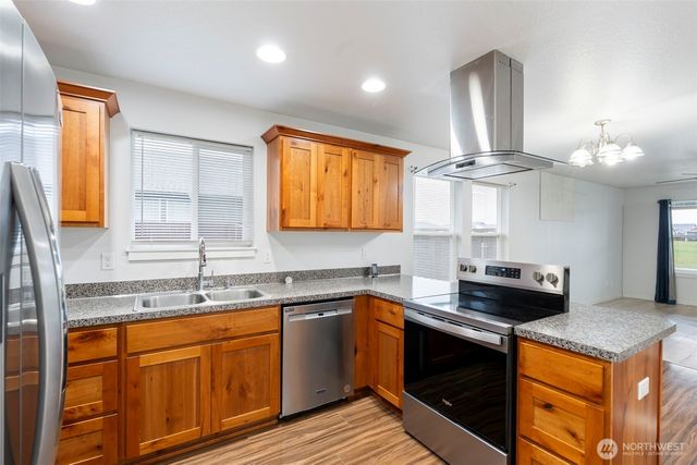 404 Herren Avenue, Winlock, WA 98596