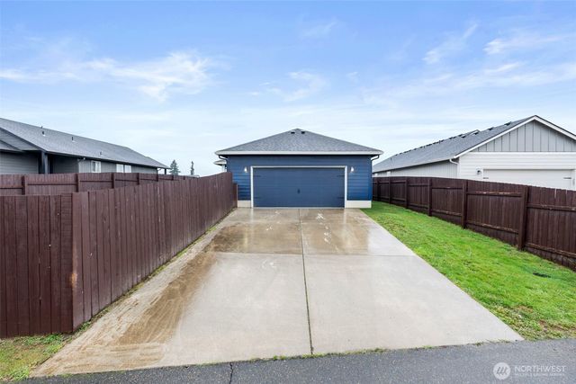 404 Herren Avenue, Winlock, WA 98596