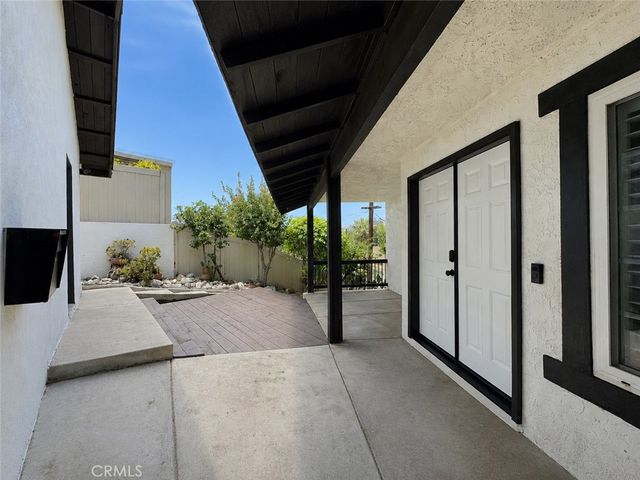 2735 Brockton Avenue, Riverside, CA 92501