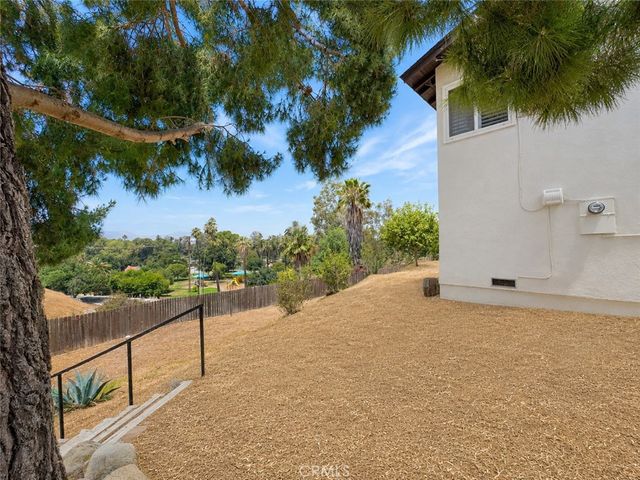 2735 Brockton Avenue, Riverside, CA 92501