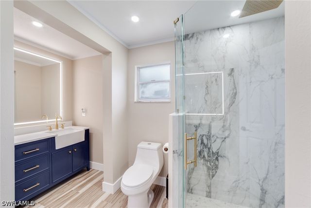 525 SE 11th CT, Cape Coral, FL 33990