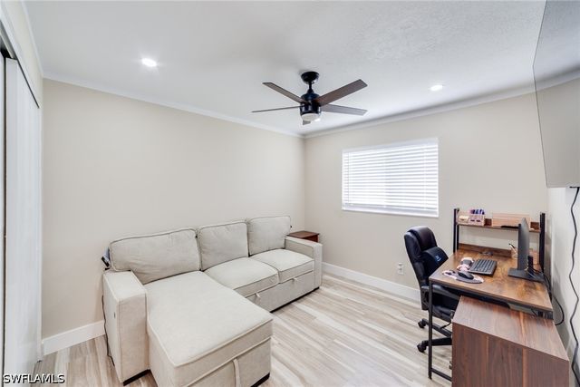 525 SE 11th CT, Cape Coral, FL 33990