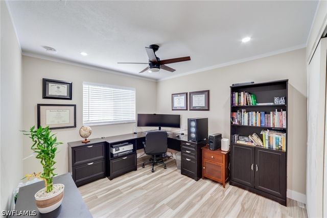 525 SE 11th CT, Cape Coral, FL 33990