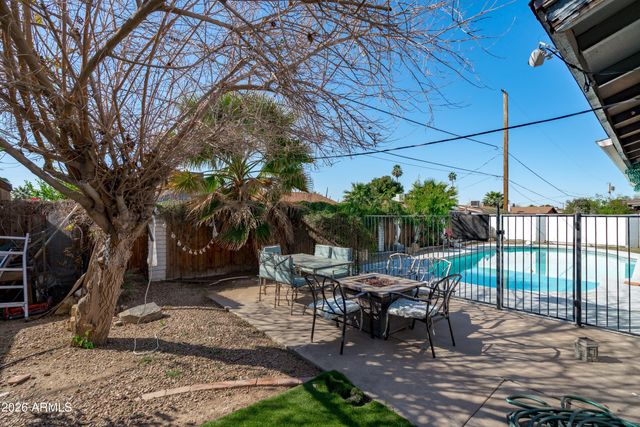 2143 W EUGIE Avenue, Phoenix, AZ 85029