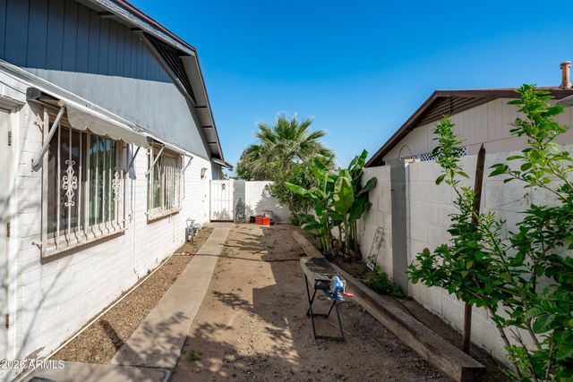 2143 W EUGIE Avenue, Phoenix, AZ 85029