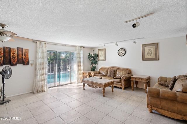 2143 W EUGIE Avenue, Phoenix, AZ 85029