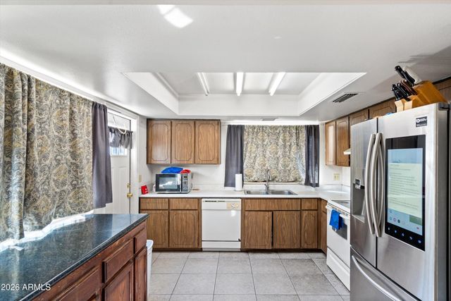 2143 W EUGIE Avenue, Phoenix, AZ 85029