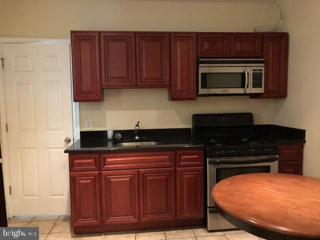935 MAPLE TER, Darby, PA 19023