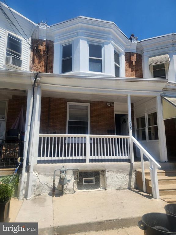 935 MAPLE TER, Darby, PA 19023