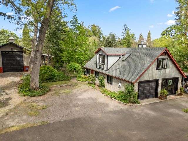 122 Janney Lane, Medford, OR 97501
