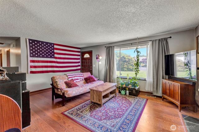 6506 103rd Street E, Puyallup, WA 98373