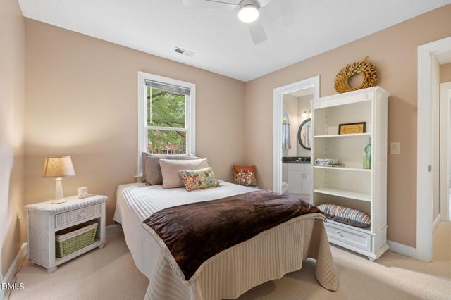 7 Fox Chase Lane, Durham, NC 27713