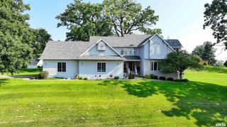 582 BREEZY POINT Drive, Clinton, IA 52732