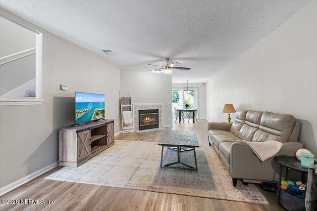 3957 LAURELWOOD Drive, Jacksonville, FL 32257