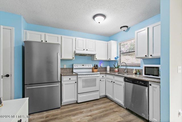 3957 LAURELWOOD Drive, Jacksonville, FL 32257