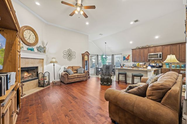 260 Marina Drive, Azle, TX 76020