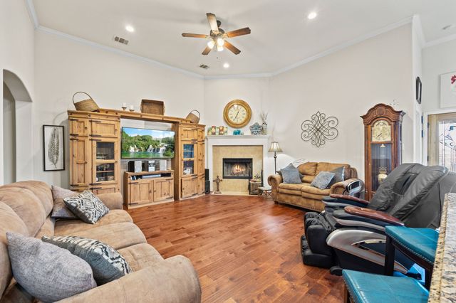 260 Marina Drive, Azle, TX 76020